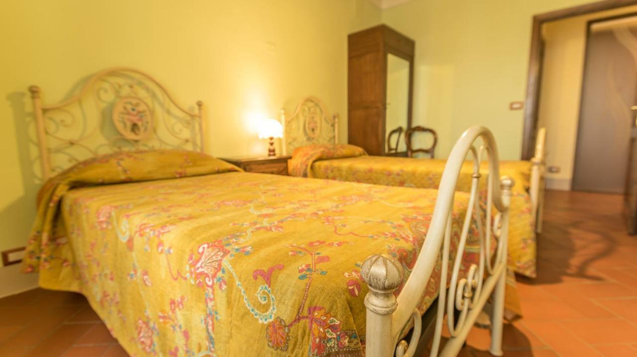 Luxury Apartment Piazza Grande Montepulciano Exterior photo